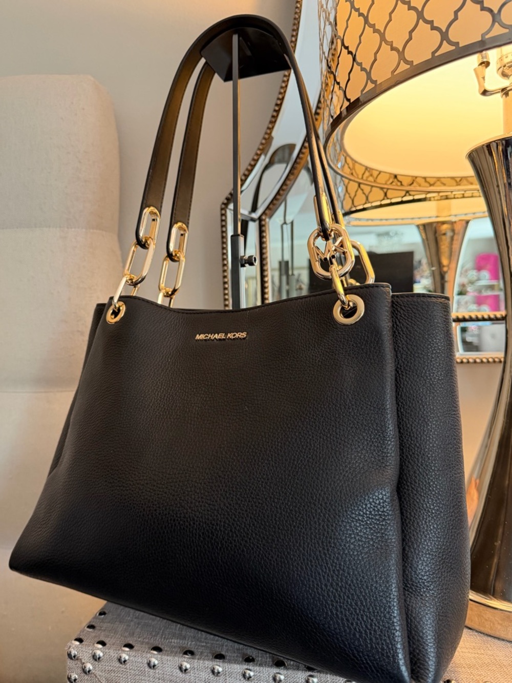 EUC Gorgeous Michael Kors Black Pebbled Leather Tote Bag Chic Gold Hardware